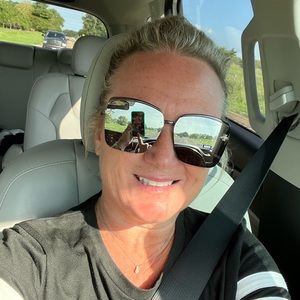 Meet your Posher, Becky